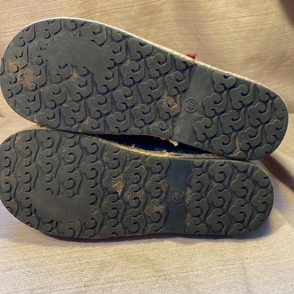 Handmade brocade/embroidered slipon burlap booties - Picture 9 of 16